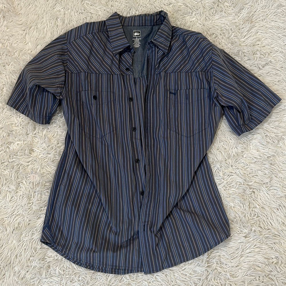 REI Button Up Short Sleeve Shirt